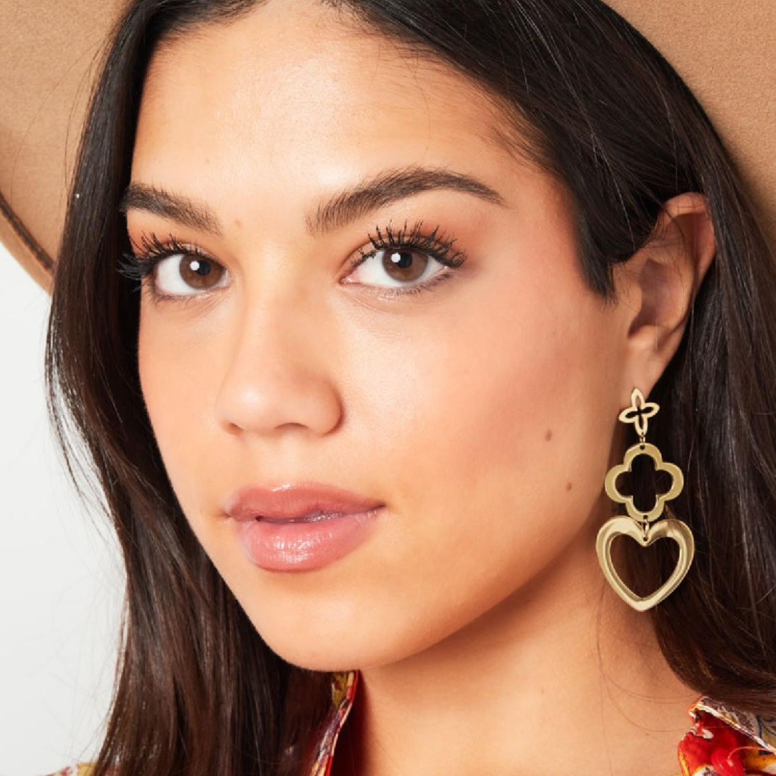 Statement oorbellen met hartje, klaver en een bloem | Goudkleurig