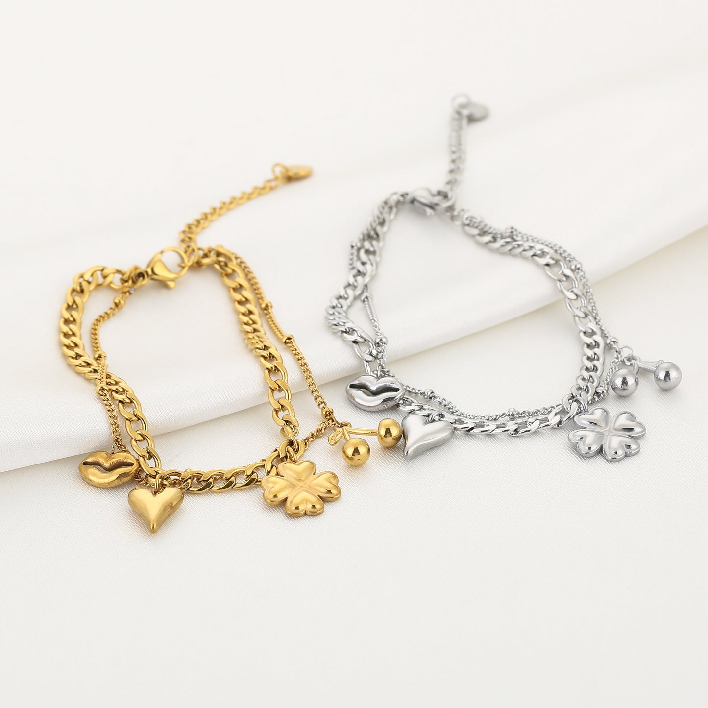 Bedelarmband met hartje en klavertje | Zilverkleurig