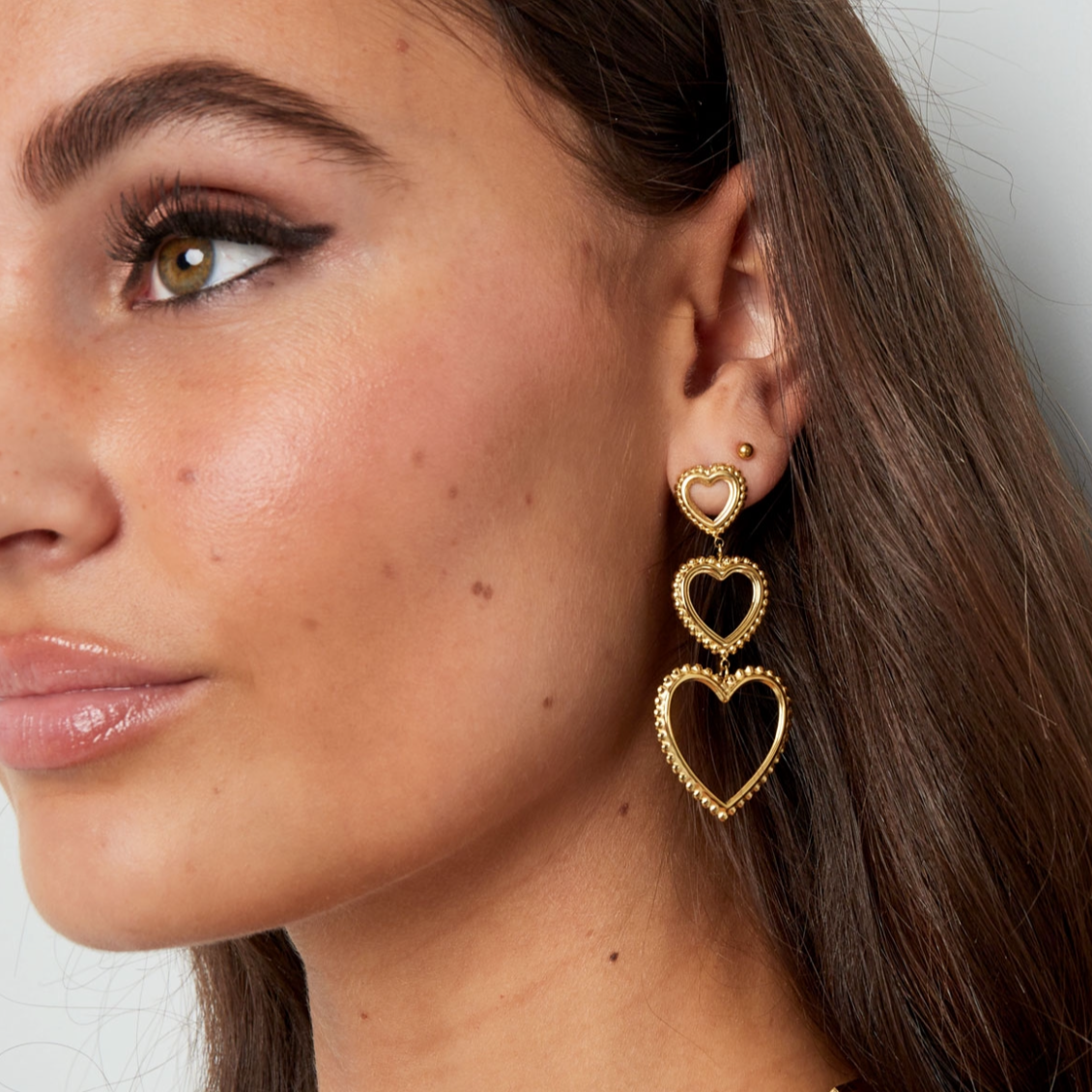 Statement hartjes oorbellen met bolletjes | Zilverkleurig