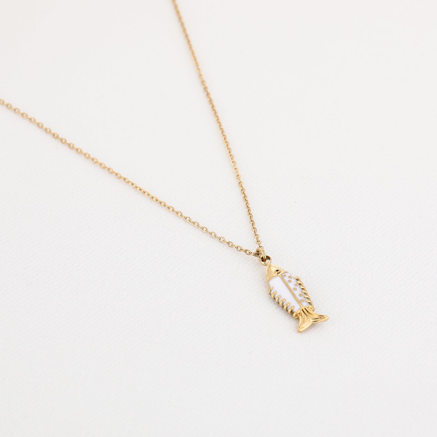 Ketting met wit visje | Goudkleurig