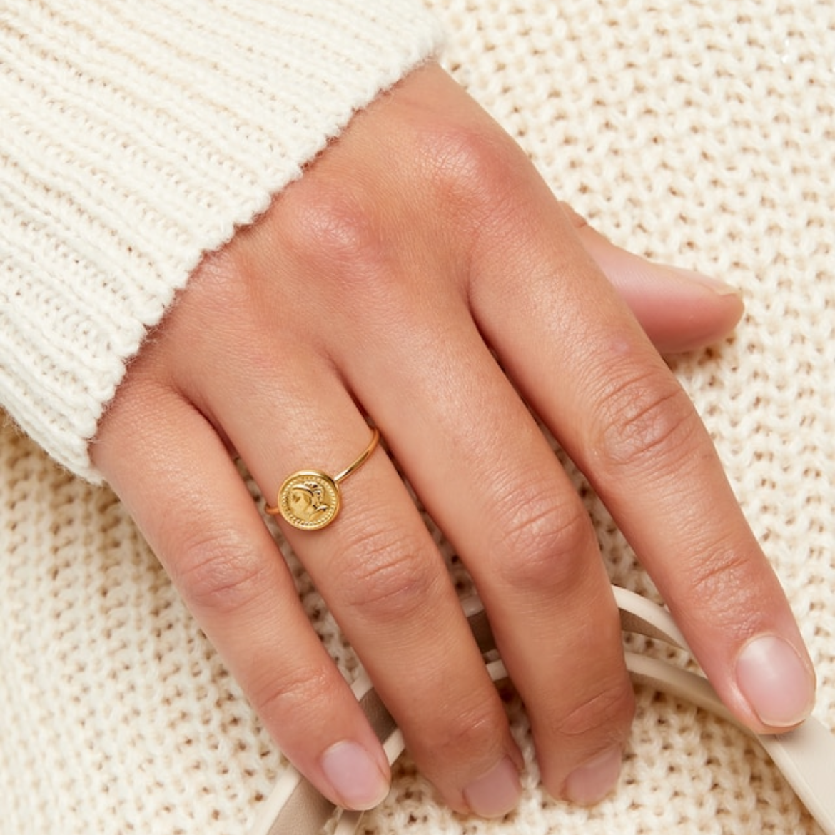 Ring met muntje | Goudkleurig