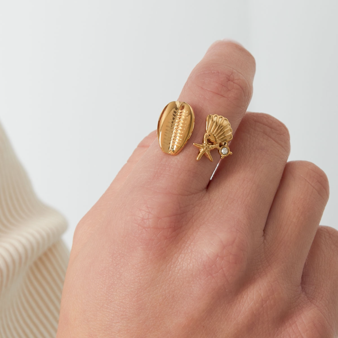 Ring met schelpjes en strass | Zilverkleurig