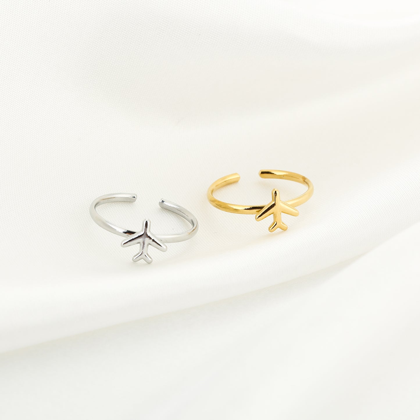 Ring met subtiel vliegtuigje | Zilverkleurig