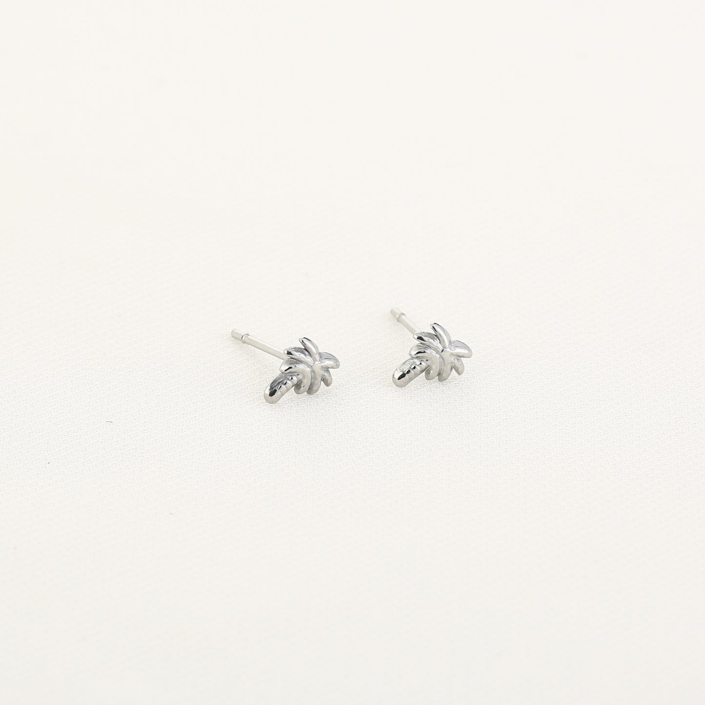 Oorknopjes met mini palmboom | Zilverkleurig