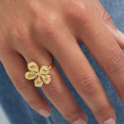 Ring met grote bloem | Goudkleurig
