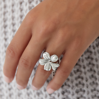 Ring met hartje en bloem | Goudkleurig