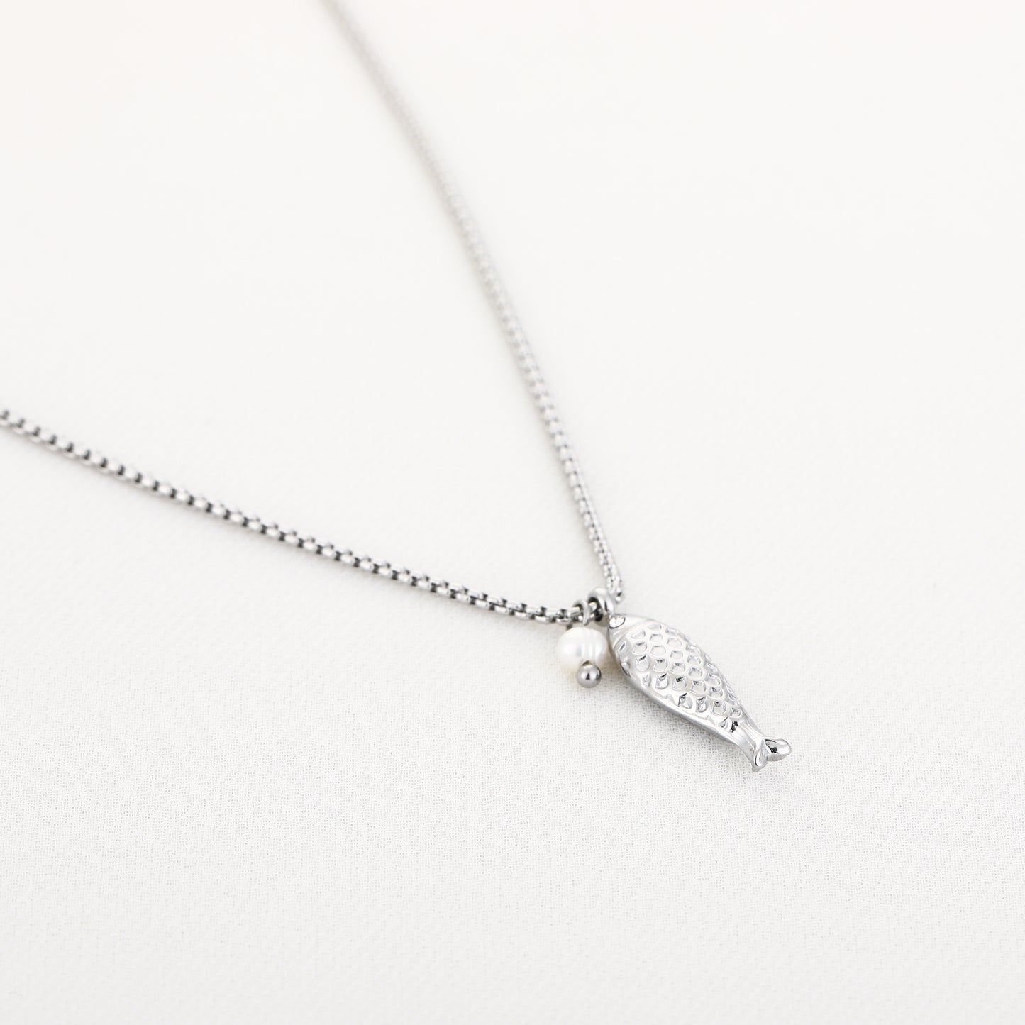 Ketting met visje en pareltje | Zilverkleurig