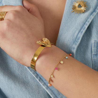 Armband met muntjes en gekleurde kraaltjes | Goudkleurig